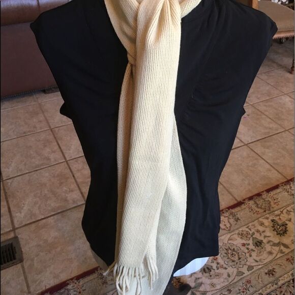 CREAM FRINGE Acrylic Scarf - Picture 1 of 5
